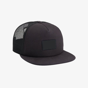 Casquette Trucker Noire Unisexe en Maille Respirante avec Panneau Avant en Polyester et Broderie 3D – Réglable par Fermeture Snapback – Idéale pour l'Extérieur et le Printemps - Product Image 4