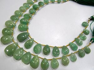 Perles d'émeraude naturelle non traitée, forme poire, lisses, briolette, 6x9mm à 12x18mm, perles graduées, véritable collier colombien, 9 pouces de long - Product Image 1