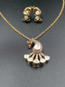 Ensemble collier et boucles d'oreilles plaqué or pour femme, avec pierre polki blanche, design paon, bijoux de mariage pour mariage indien - Product Image 2