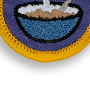 Badges brodés sur mesure en gros – Qualité supérieure, écologiques et durables pour la vente en ligne – Couleurs et logos personnalisables - Product Image 5