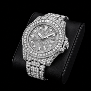 Montre pour homme argentée avec cadran serti de pierres étincelantes, affichage de la date, montre de luxe tendance pour les occasions festives - Product Image 2
