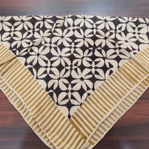 Foulard carré ethnique en coton fait main Naaz Textile, imprimé à la main, motif floral, ensemble cravate et bandeau pour le cou, doux pour la peau, idéal pour l'été - Product Image 3