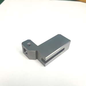 Pièces en acier inoxydable usinées CNC et usinées par électroérosion à fil, avec brochage, certifiées ISO9001, provenant du Vietnam - Product Image 2
