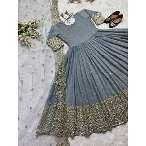 Robes de soirée de créateur Belle robe de soirée avec Dupatta - Product Image 4