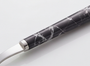 Juego de cubiertos modernos de acero inoxidable con diseño de mango de mármol negro para uso en bodas y uso diario. - Product Image 3