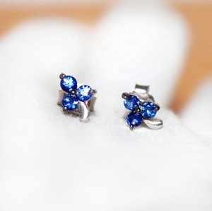 Wholesale 925 Solid <b>Sterling</b> <b>Silver</b> Natural Round Blue Sapphire Three Stone Cluster Stud <b>Earrings</b> Fine Jewelry Memoria Jewels - Product Image 1