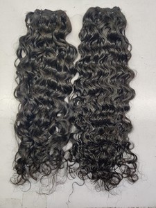 CHEVEUX HUMAINS INDIENS SERRÉS BOUCLES VIERGE REMY MACHINE DOUBLE TRAME avec CUTICULES ALIGNÉES PAQUETS DE TRAMES EN SOIE DOUCE - Product Image 2