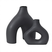 Vase en céramique noir mat avec doubles poignées en boucle, design Art Déco, décoration de luxe pour salon et bureau, vase à fleurs pour mariage