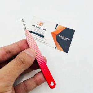 Pince à épiler en acier durable, design cœur, pour cils, volume, avec impression de logo personnalisé, collection de Noël - Product Image 1