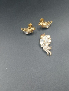 Amaira Jewels – Ensemble de pendentifs oiseaux en argent plaqué or pour femme, avec cristaux et strass, pierres taillées en poire, breloque vintage à thème animal - Product Image 2