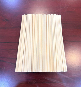 Baguettes Traditionnelles Vietnamiennes Authentiques en Bois, Réutilisables, Lisses et Rondes, Idéales pour les Fêtes, la Maison et l'Usage Commercial - Product Image 4