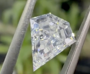 Diamante Cultivado en Laboratorio con Corte en Forma de Cometa, Color E, Corte Fantasía, Certificado por Terceros, Solitario para Fabricación de Joyas - Product Image 4