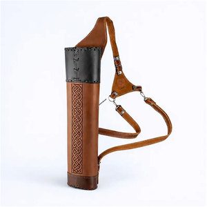 Carcaj de cuero premium para tiro con arco, diseño artesanal resistente, correa de hombro ajustable, ligero, para entrenamiento y deportes al aire libre - Product Image 1