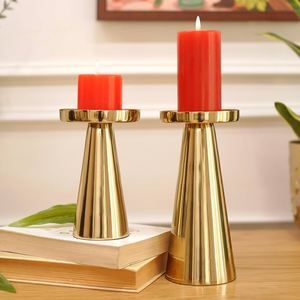 Support de bougie artisanal en métal antique, durable et rustique, pour la décoration de la maison, du jardin, des mariages et des événements. - Product Image 1