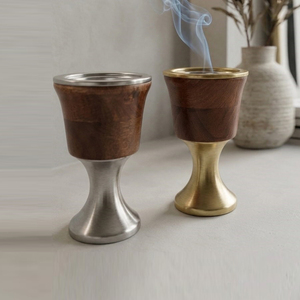 Brûleurs d'encens sophistiqués en bois, alliant grain naturel avec des bases métalliques dorées et argentées brillantes, pour la maison - Product Image 3