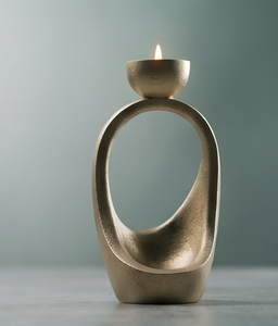 Portavelas Minimalista de Metal Dorado, Diseño Escultural Moderno de Arco Abierto, Soporte para Velas, Estilo Nórdico, Decoración para el Hogar - Product Image 3