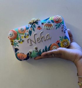 AZIZA FASHION DREAM Pochette brodée florale avec strass, accessoire de mode ethnique toutes saisons - Product Image 5