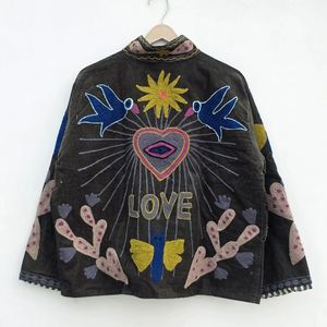 Chaqueta Kimono Reversible de Terciopelo Suzani Bohemio con Bordado a Mano, Prenda de Invierno Hecha a Mano - Product Image 2