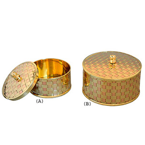 Pyx catholique avec un travail de matelassage unique |   Boîte à hosties eucharistiques en laiton – DOUBLE VEE EXPORTS - Product Image 1
