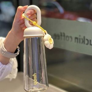 Bouteille d'eau portable en plastique de 500 ml avec pendentif pétale créatif, grande capacité, pour étudiants et activités de plein air - Product Image 3