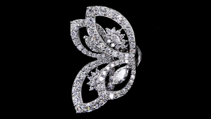 Élégantes boucles d'oreilles clous en or massif 14 carats, inspirées des papillons, avec diamants de laboratoire taille marquise, idéales pour mariages, soirées et cadeaux de luxe - Product Image 5