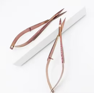 Ciseaux professionnels à ressort pour la coupe de cheveux, outil de coupe de précision pour salon de coiffure et usage esthétique - Product Image 1