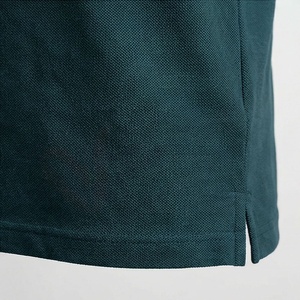 Polo à manches courtes vert foncé pour homme, 100% coton piqué, respirant, coupe classique, design tricoté uni - Product Image 5