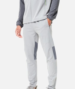 Ensemble coupe-vent tendance pour homme : veste en polyester à blocs de couleur avec ourlet à empiècements et pantalon de jogging à poches zippées et chevilles zippées - Product Image 3