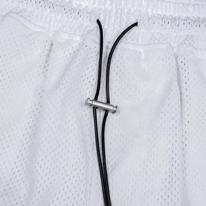 Shorts de sport amples en polyester pour homme, personnalisables avec impression intégrale, pour la gym, l'athlétisme et le basketball, en maille respirante - Product Image 3