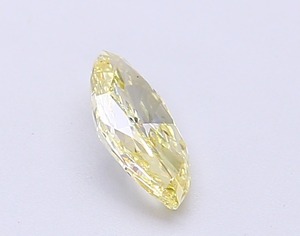Diamant de laboratoire fantaisie jaune vif taille marquise 0,59 CT CVD VS1 Clarity Excellent Polish certifié IGI pour la fabrication de bijoux - Product Image 4