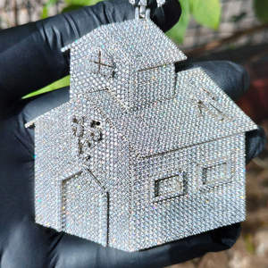 Colgante Personalizado VVS Moissanite de Plata 925 con Baño de Rodio/Oro, Estilo Hip Hop, con Dijes, para Hombre, Cualquier Fuente, Tema Hogar, Regalo de Navidad - Product Image 1