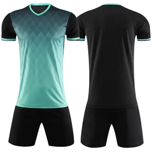 Nouveau prix de gros, ensemble de maillots de football 100% polyester, logo personnalisé, uniforme de football par sublimation, léger, respirant et à séchage rapide - Product Image 5