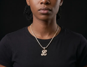 Pendentif unisexe en argent 925 plaqué rhodium avec lettre C et diamants de laboratoire taille brillant rond, style hip-hop, pour usage quotidien - Product Image 4