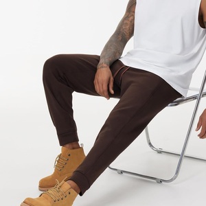 Pantalones Jogger para Hombre de Tela Terry Gruesa y Fresca, Decorados con Cordones y Cintura con Técnica de Costura en Canal, Ideales para el Aeropuerto - Product Image 2