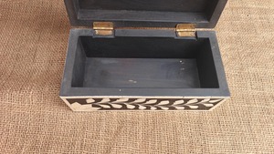 Nueva Caja Organizadora de Joyería y Herramientas con Diseño Oriental, Rectangular Moderna con Incrustaciones de Hueso en Blanco y Negro y Patrón Floral - Product Image 5
