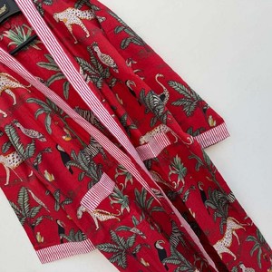 Robe en coton pur matelassée réversible longue pour l'automne et l'hiver, kimono bohème indien imprimé à la main avec motifs floraux - Product Image 6
