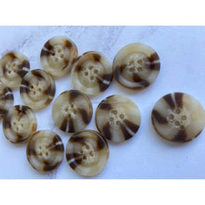 Boutons vierges de haute qualité en corne de buffle et de bœuf couleur miel pour vêtements - Product Image 1