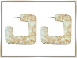 Boucles d'oreilles pendantes en résine pour femmes luxueuses fabriquées à la main Couleurs personnalisées Accessoires de mode hautement polis d'Inde - Product Image 4