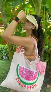 Bolso Tote con Bordado Floral y Cuentas, con Trabajo Hecho a Mano Detallado y Diseño Elegante y Moderno para Atuendos Diarios - Product Image 6
