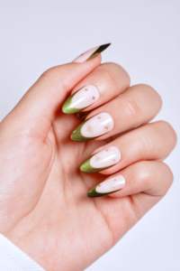 Faux ongles à presser personnalisés, vert chromé, French manucure, en gros, motif étoile, forme amande, estampage doré, taille moyenne - Product Image 4