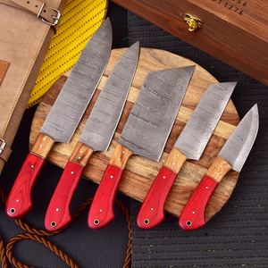 Ensemble de couteaux de chef en acier Damas forgé à la main avec manches en bois de Pakka et en bois d'olivier, étui à couteaux en cuir pour cuisine professionnelle - Product Image 1