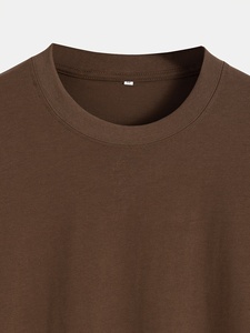 เสื้อยืดโอเวอร์ไซส์ปักลายพิเศษแบบสั่งทำ ล้างสีแบบแอซิดวอช แต่งดีเทลขาดๆ สำหรับผู้ชาย ผู้หญิง และทุกเพศ แขนสั้น คอวี พร้อมตกแต่งที่ไหล่ - Product Image 2