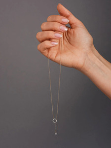 Collar Lariat de Oro Amarillo de 14K con Diamante Cultivado en Laboratorio en Forma de Círculo - Product Image 1