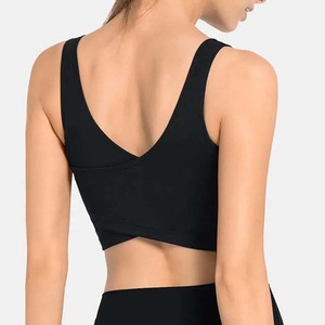 เสื้อชั้นในกีฬาโยคะสำหรับผู้หญิง สีดำล้วน แบบ V-Back สายรัดไม่สามารถปรับเปลี่ยนได้ รองรับทรงได้ดี ผลิตจากวัสดุสแปนเด็กซ์/ไนลอน ระบายอากาศได้ดี แห้งเร็ว ไซส์พลัส - Product Image 2