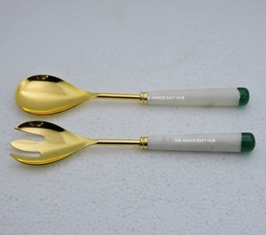 Servidor de ensalada decorativo con diseño único hecho a mano, mango de resina dorada, material de seguridad de alta calidad, tenedor para ensalada - Product Image 3