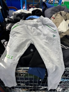 Survêtements coréens d'occasion pour adultes (veste et pantalon) modèle A-U-T-TR, lot de 100 kg, vidéo vérifiée, export en gros - Product Image 1