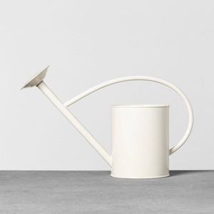Arrosoir de jardin moderne et minimaliste en métal avec bec fin pour une arrosage de précision des plantes d'intérieur délicates - Product Image 4