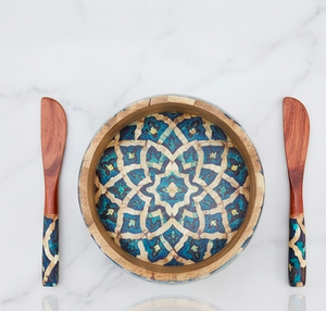 Cuenco decorativo bohemio con patrón geométrico azul y dorado hecho a mano, plato redondo de madera para servir, para decoración del hogar. - Product Image 2
