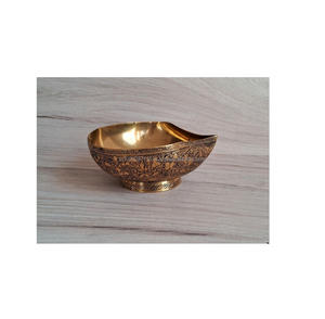 Cuenco de latón de estilo indio tradicional para servir comidas diarias y Decoración de mesa de hotel de restaurante de cocina - Product Image 1