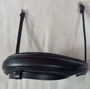 Bridon d'équitation Annabelle en cuir noir, bridon d'équitation anglais fait main, équipement équestre sur mesure - Product Image 1